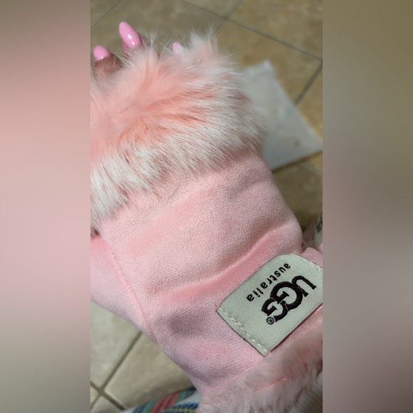 UGG White Faux Fur Fingerless Gloves - Picture 5 of 5
